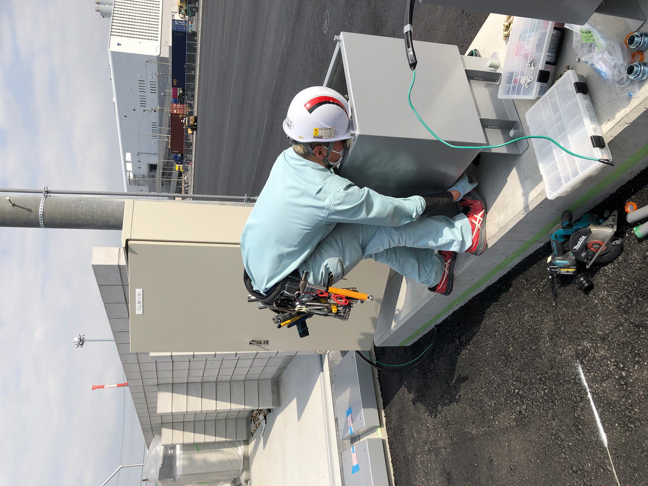 駐車場街灯設置電気工事 及 トランス設置電気工事 神戸ポートアイランドS社様 新社屋新築工事3